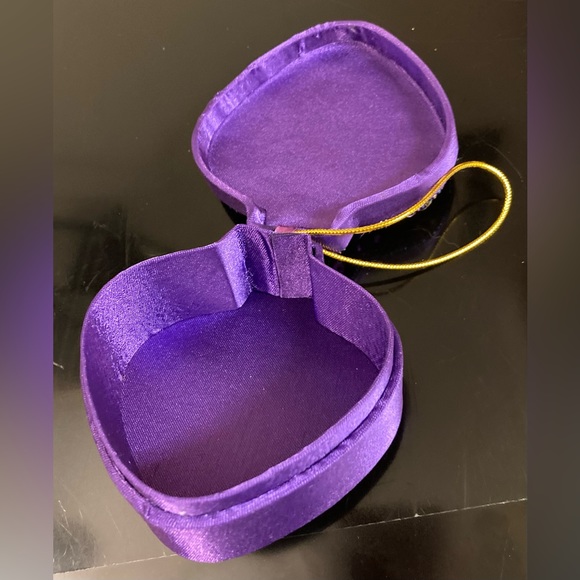 Sparkly Purple Heart Shaped Satin Trinket Box Ornament Size 3.5 x 3.5 x 2 - Picture 5 of 6